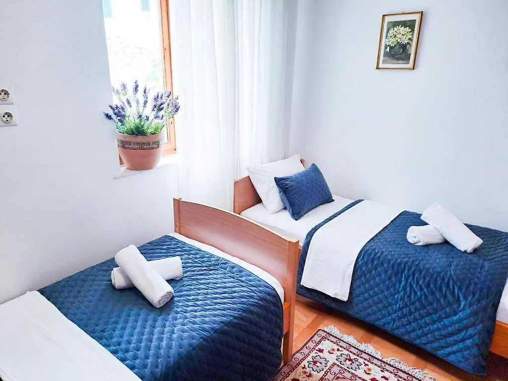 Apartments Villa Rosa Split 0*,  Kroatië